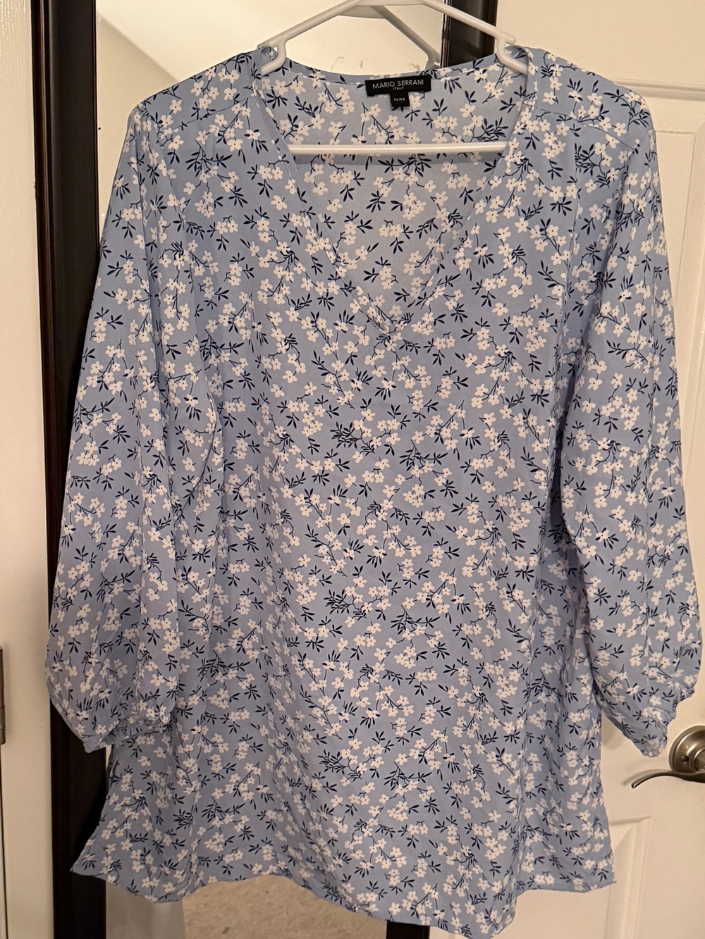 Mario Serrani Light Blue Floral V-Neck Women’s Top XL